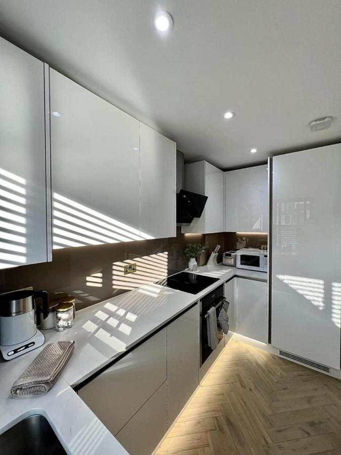 Charming 3-Bed House With 1 Parking Space Canterbury Luaran gambar