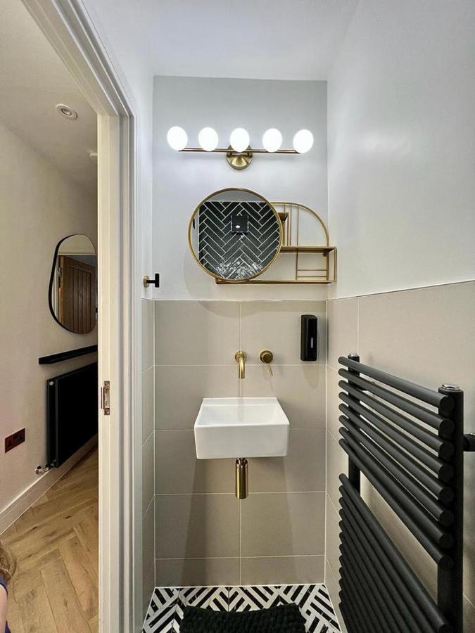 Charming 3-Bed House With 1 Parking Space Canterbury Luaran gambar