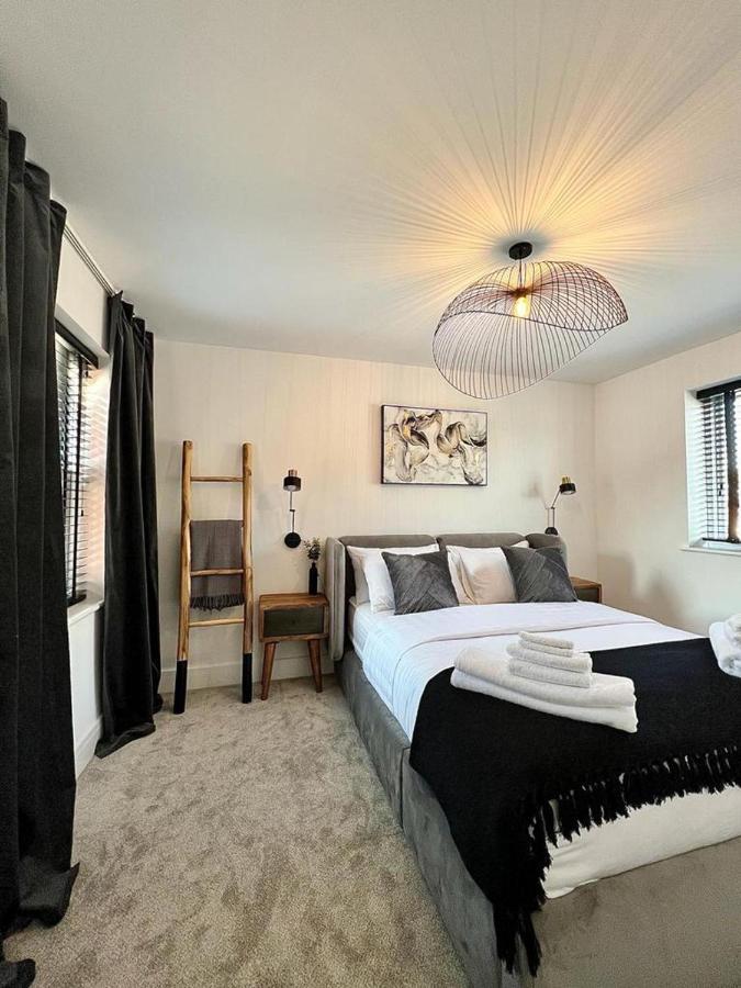 Charming 3-Bed House With 1 Parking Space Canterbury Luaran gambar