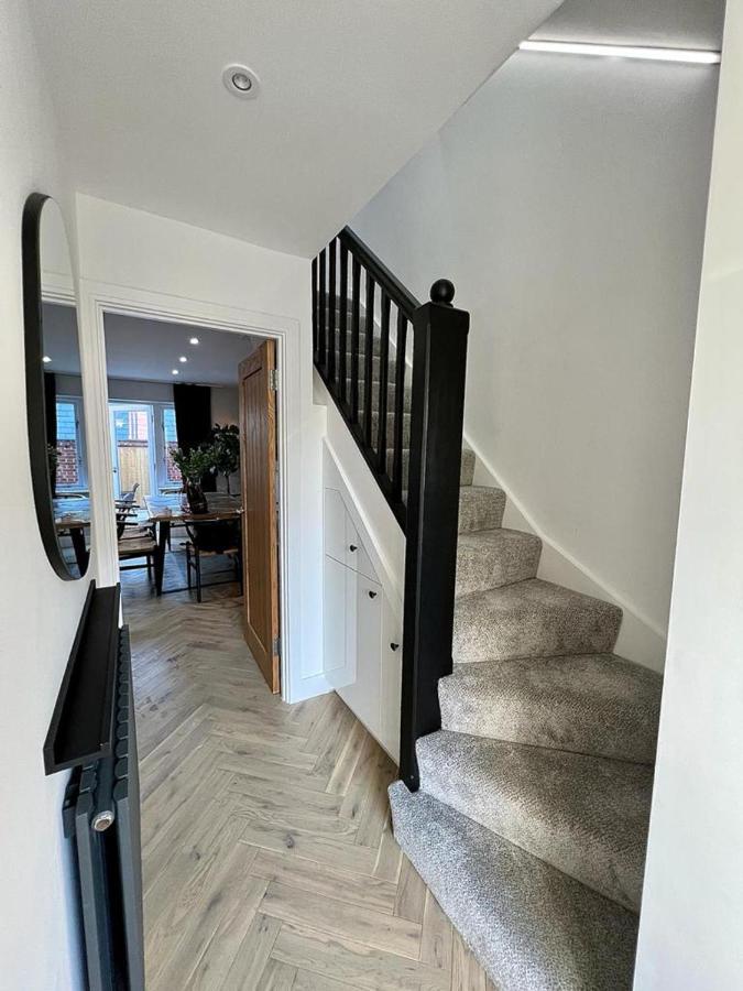Charming 3-Bed House With 1 Parking Space Canterbury Luaran gambar