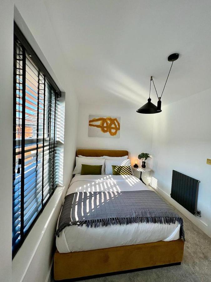 Charming 3-Bed House With 1 Parking Space Canterbury Luaran gambar
