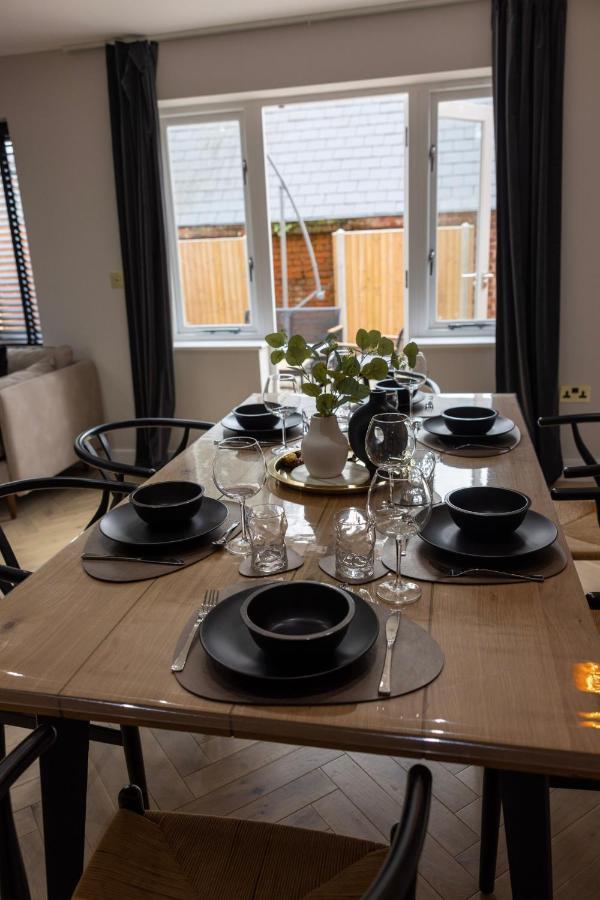 Charming 3-Bed House With 1 Parking Space Canterbury Luaran gambar