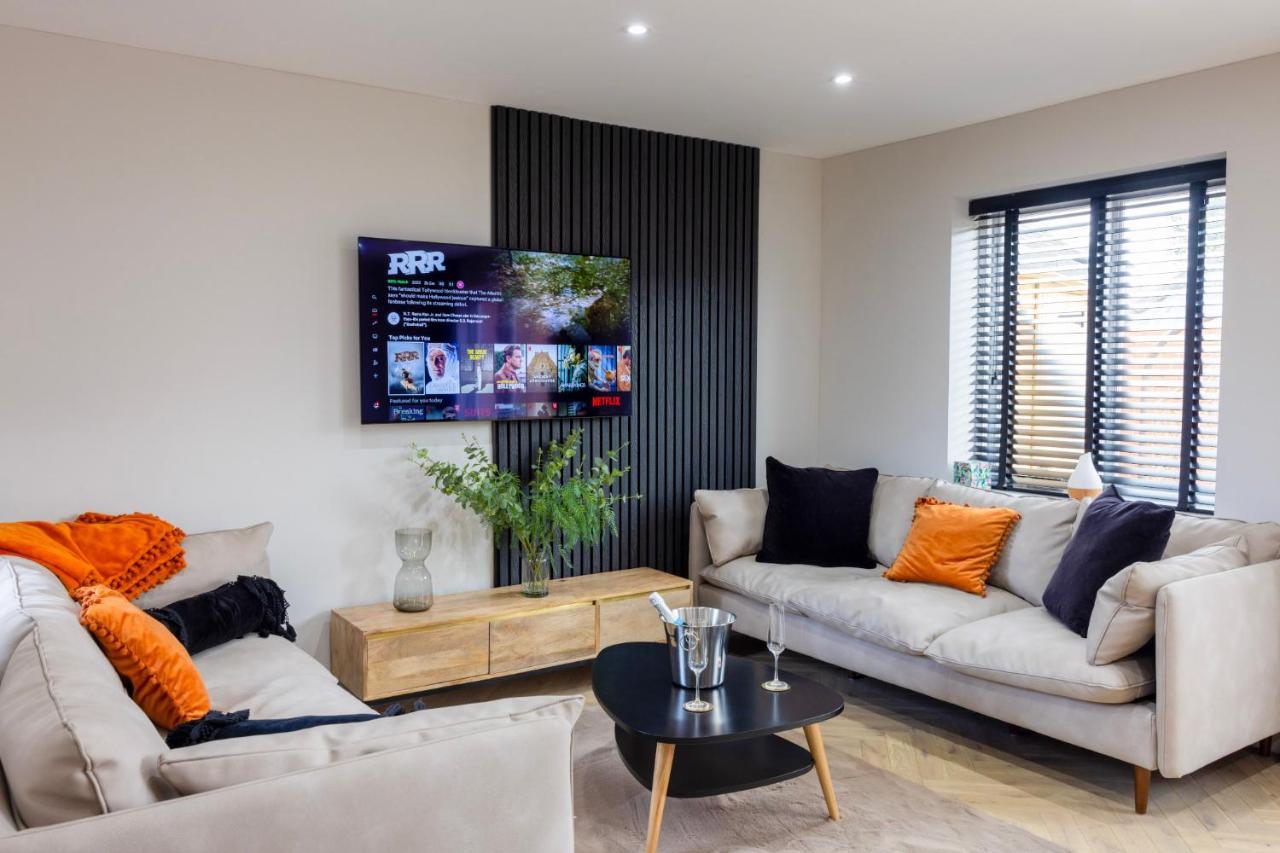 Charming 3-Bed House With 1 Parking Space Canterbury Luaran gambar